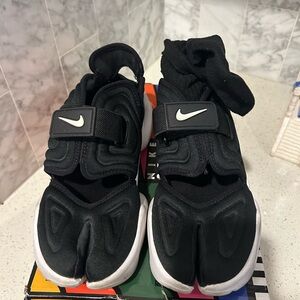 Rare Nike Aqua Rift Tabis